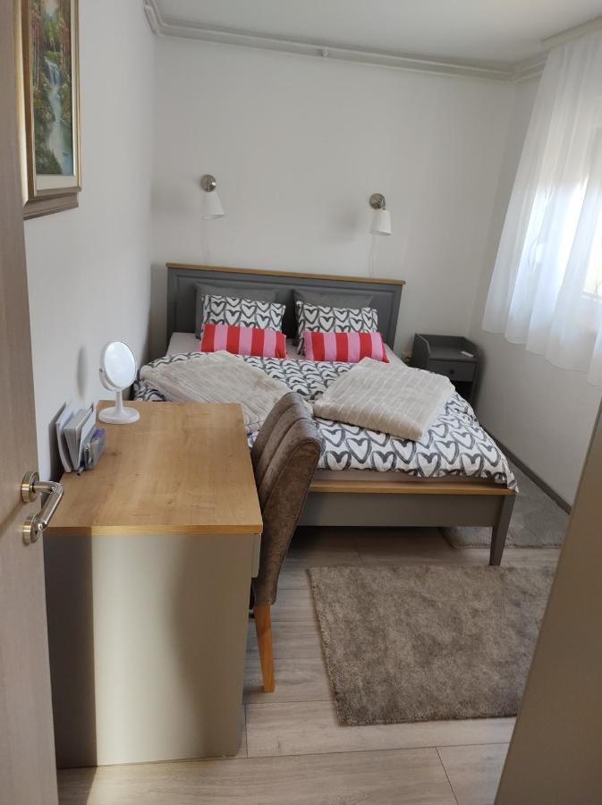 Happy Apartment Karlovac Eksteriør billede
