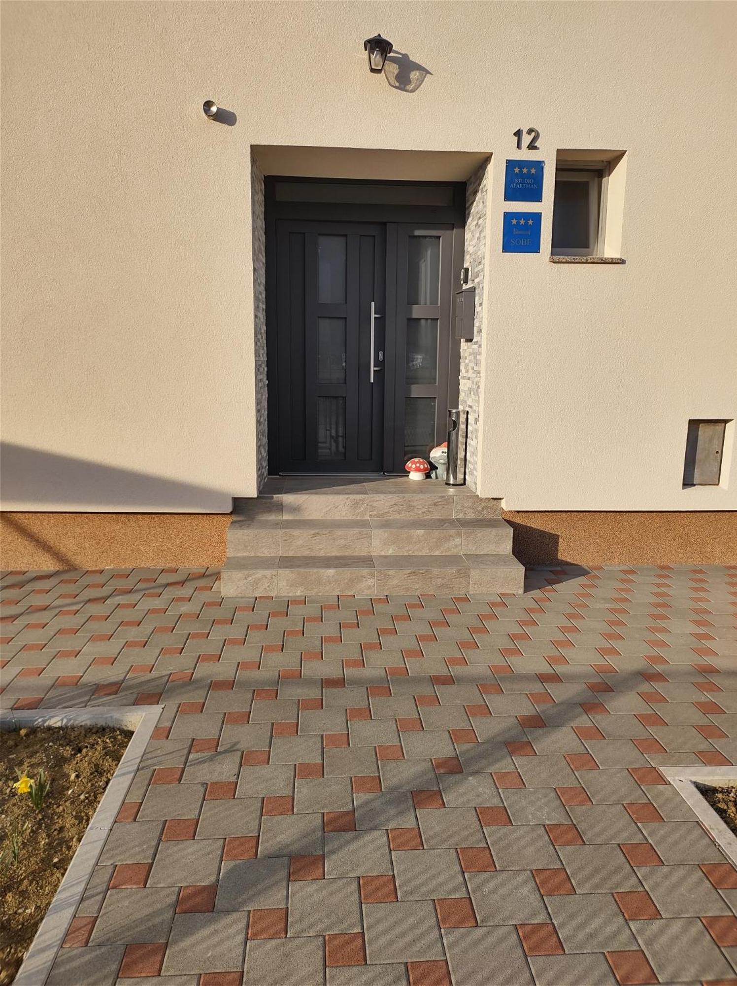 Happy Apartment Karlovac Eksteriør billede